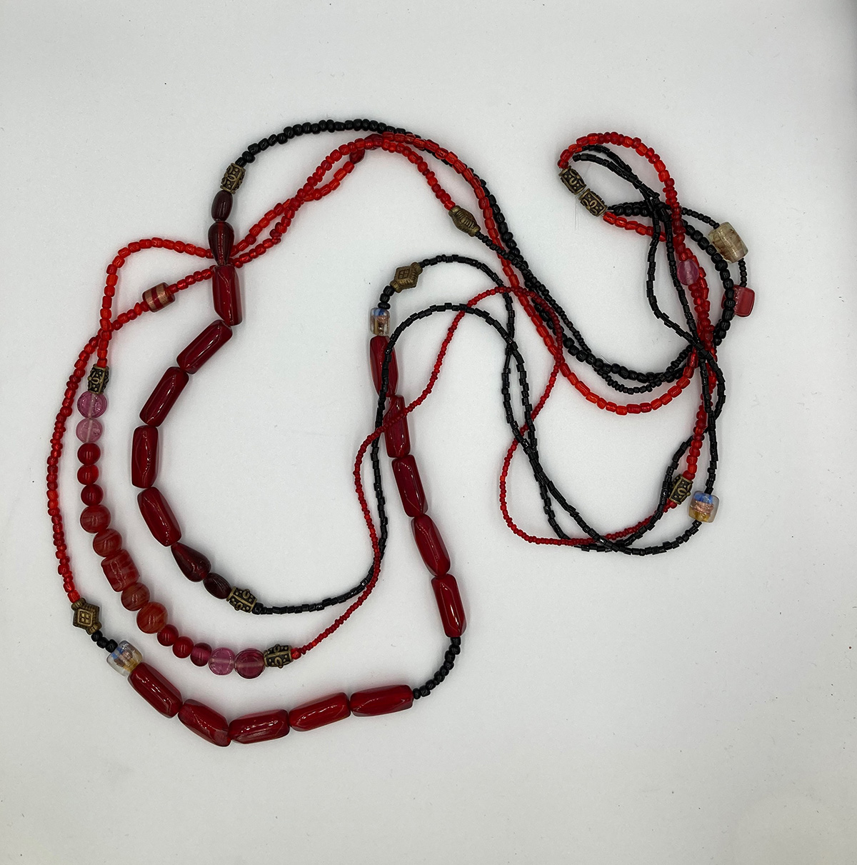 Fashionable Mala- Combination Of White-Red-Black Crystals Beads – Hayagi